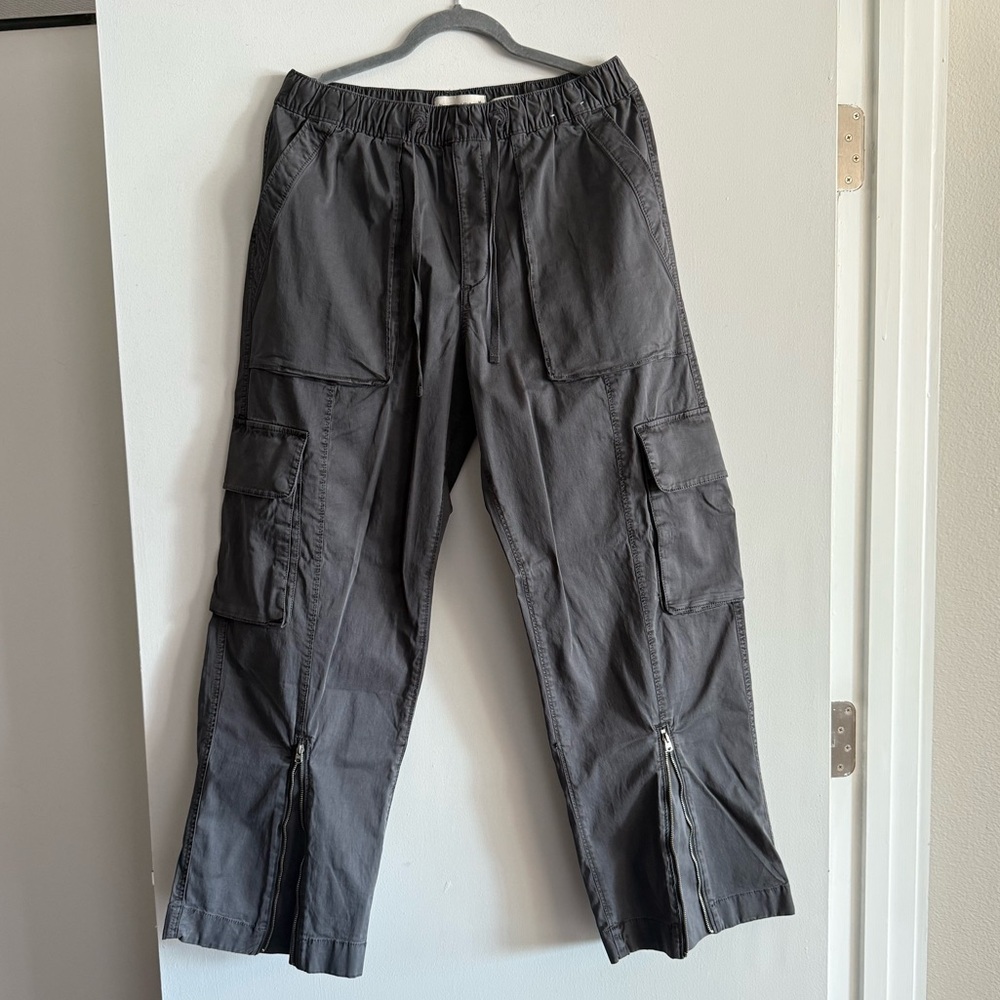 NWOT Abercrombie & Fitch Charcoal Cargo Pants